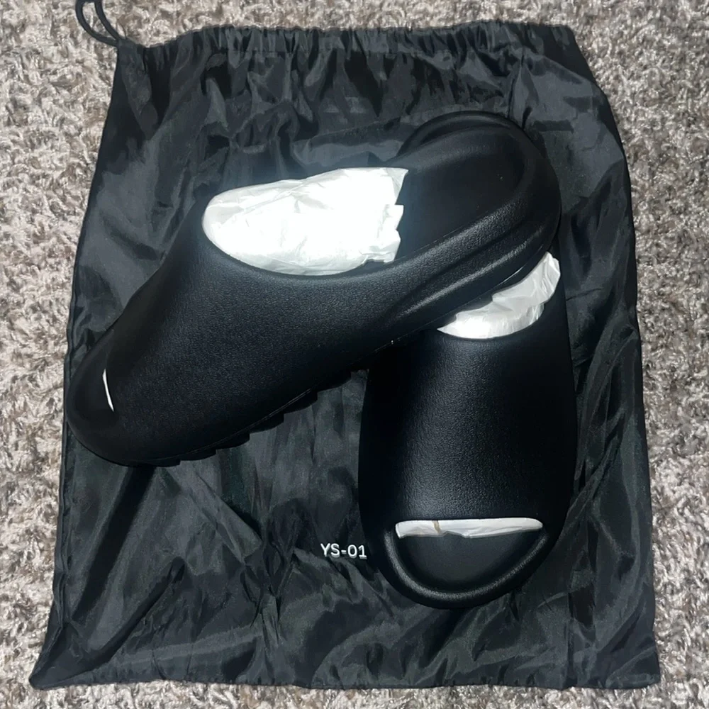 Brand new Men’s Yeezy slides